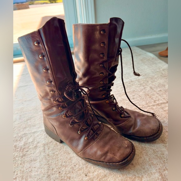 Women’s Martini Osvaldo Lace Up Leather Boots with Pirelli soles - Picture 13 of 13